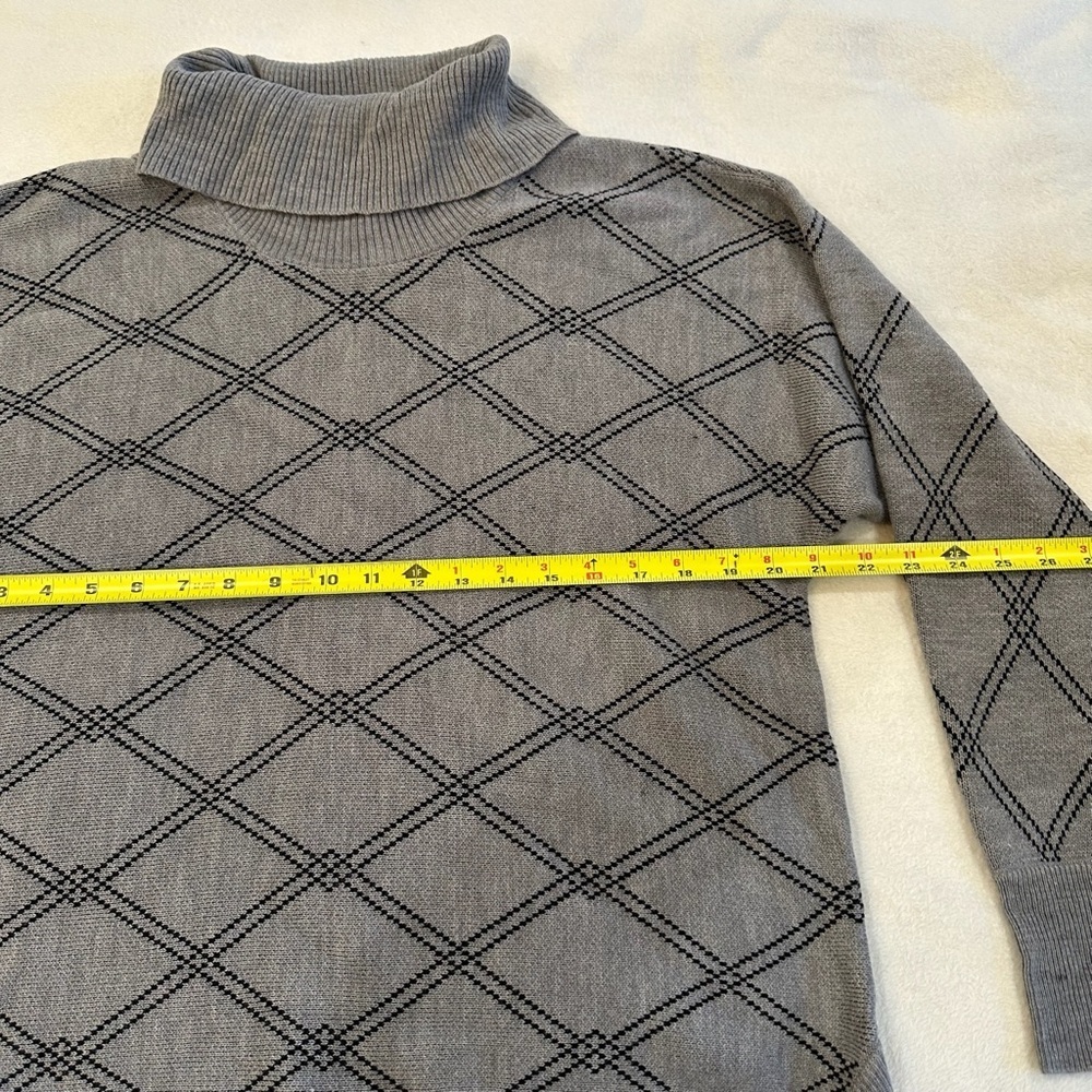 Liz Claiborne Gray Patterned Cowl Neck Sweater - Picture 6 of 8